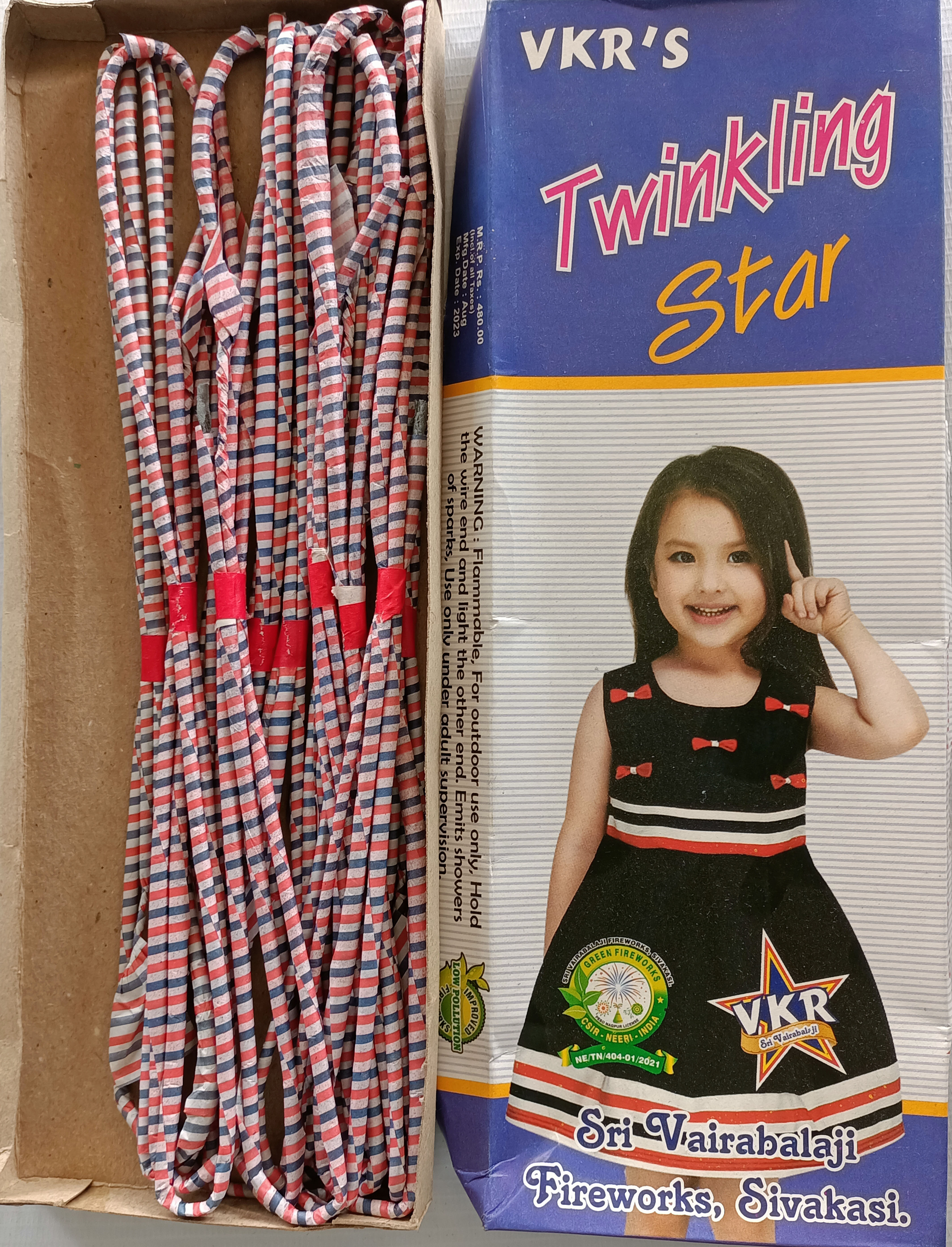 1 ½" Twinlkiling Star